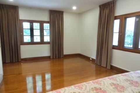 House in Bangkok, Thailand 4 bedrooms № 157541 - photo 3