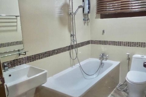 House in Bangkok, Thailand 4 bedrooms № 157541 - photo 5