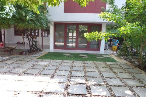 House in Bangkok, Thailand 4 bedrooms № 157541 - photo 16