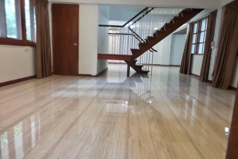 House in Bangkok, Thailand 4 bedrooms № 157541 - photo 13