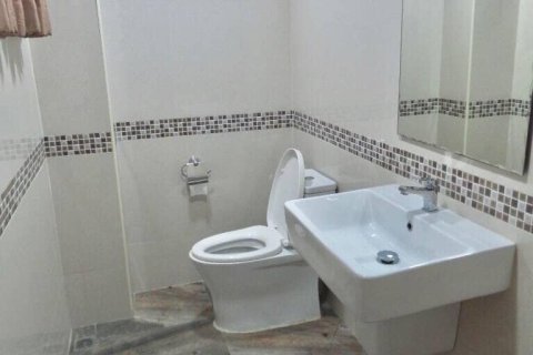 House in Bangkok, Thailand 4 bedrooms № 157541 - photo 2