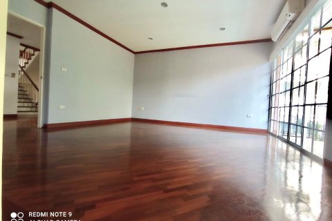 Office à Bangkok, Thaïlande 2152.78 m2 № 157544 - photo 4