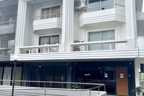 Propriété commerciale à Watthana, Bangkok, Thaïlande № 164147 - photo 4