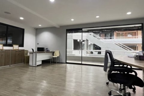 Propriété commerciale à Watthana, Bangkok, Thaïlande № 164147 - photo 8