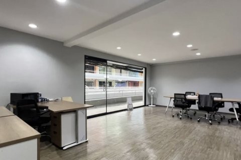 Propriété commerciale à Watthana, Bangkok, Thaïlande № 164147 - photo 7