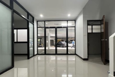 Propriété commerciale à Watthana, Bangkok, Thaïlande № 164147 - photo 10