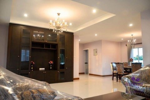 House in Chiang Mai, Thailand 4 bedrooms № 162563 - photo 7