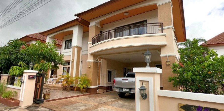 Дом в Чиангмае, Таиланд с 4 спальнями  № 162560