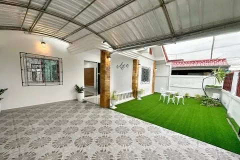 House in Pattaya, Thailand 3 bedrooms № 145586 - photo 2
