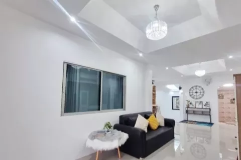 House in Pattaya, Thailand 3 bedrooms № 145586 - photo 4