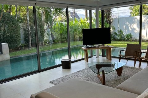 Villa in Phuket, Thailand 3 bedrooms № 167514 - photo 19
