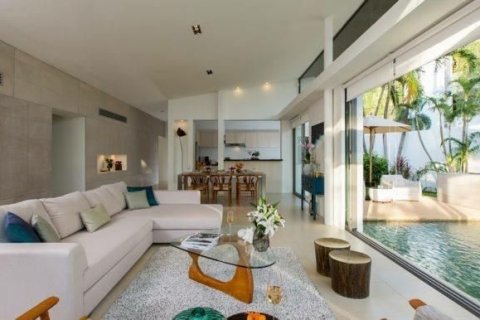 Villa in Phuket, Thailand 3 bedrooms № 167514 - photo 2