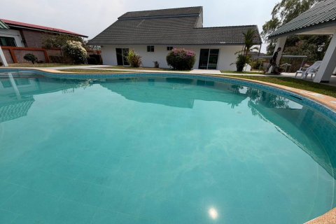 Вилла в Паттайе, Таиланд с 6 спальнями  № 174078