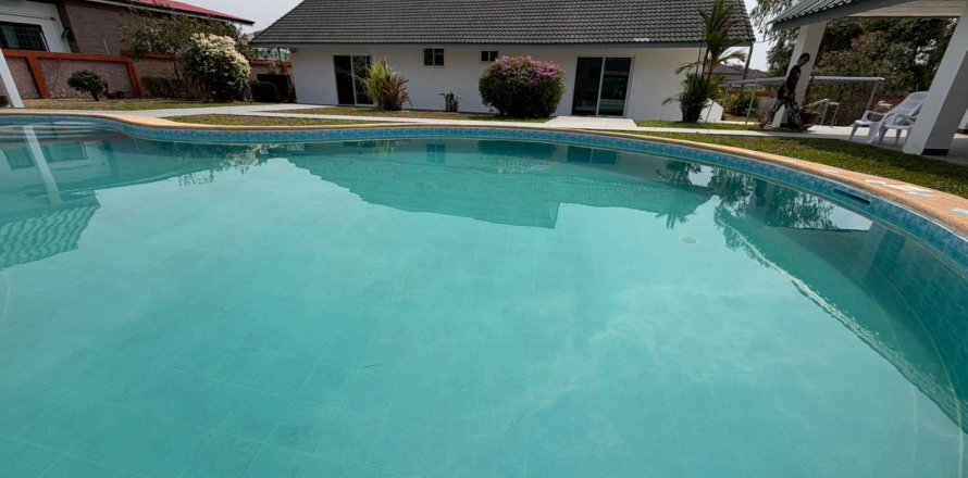 Вилла в Паттайе, Таиланд с 6 спальнями  № 174078