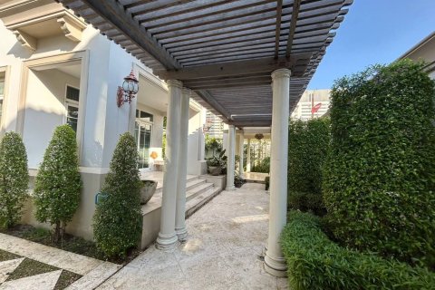 Дом в Буенг Куме, Бангкок, Таиланд с 5 спальнями  № 151525 - фото 2