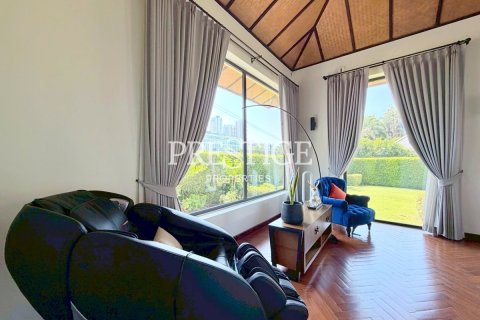 Casa de 3 dormitorios en Pattaya, Tailandia № 209917 - foto 14