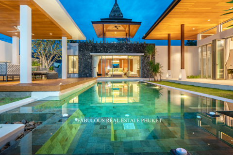 Villa in Bang Tao, Thailand 3 bedrooms № 179585