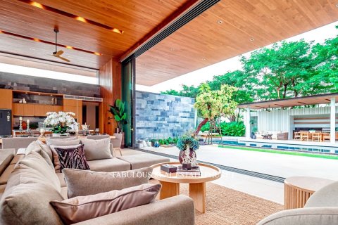 Villa in Bang Tao, Thailand 4 bedrooms № 179584