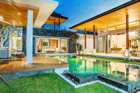 Villa in Bang Tao, Thailand 4 bedrooms № 179582