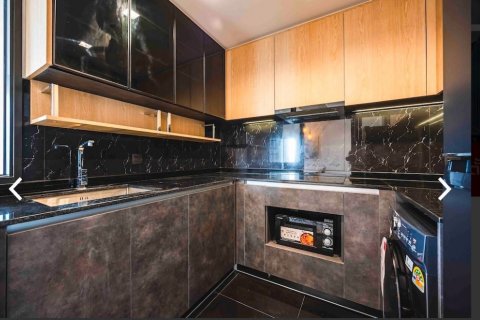 Condo in Chatuchak, Bangkok, Thailand, 2 bedrooms  № 133668 - photo 9