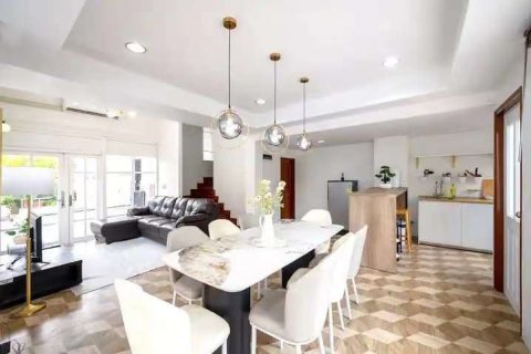 Townhouse in Chatuchak, Bangkok, Thailand 4 bedrooms № 133672 - photo 1