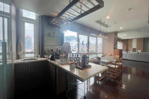 Condo in Watthana, Bangkok, Thailand, 2 bedrooms  № 133670 - photo 4