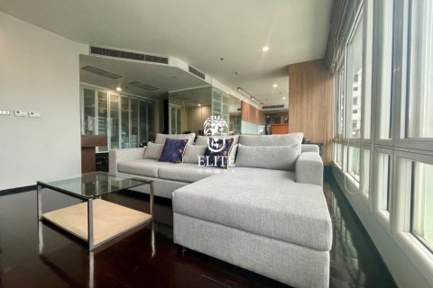 Condo in Watthana, Bangkok, Thailand, 2 bedrooms  № 133670 - photo 13