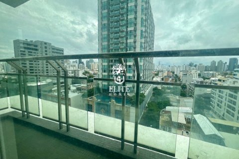 Condo in Watthana, Bangkok, Thailand, 2 bedrooms  № 133670 - photo 17