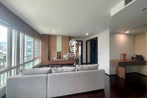 Condo in Watthana, Bangkok, Thailand, 2 bedrooms  № 133670 - photo 14