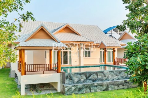House in Pattaya, Thailand 3 bedrooms № 198308