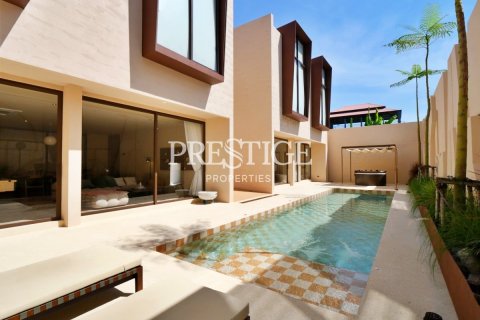 House in Pattaya, Thailand 5 bedrooms № 198309