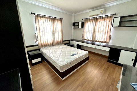 House in Hang Dong, Thailand 3 bedrooms № 154641 - photo 4