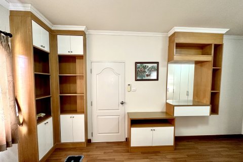 House in Hang Dong, Thailand 3 bedrooms № 154641 - photo 13