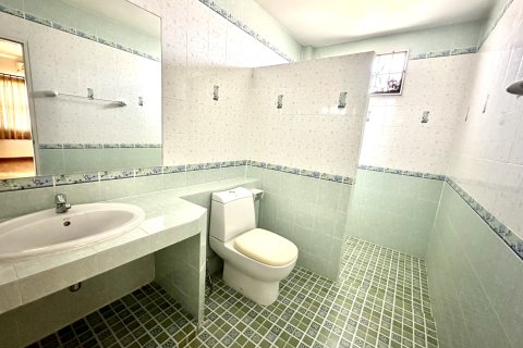 House in Hang Dong, Thailand 3 bedrooms № 154641 - photo 16