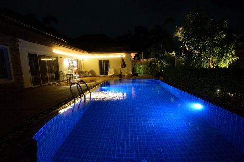 Villa in Phuket, Thailand 3 bedrooms № 154639 - photo 2