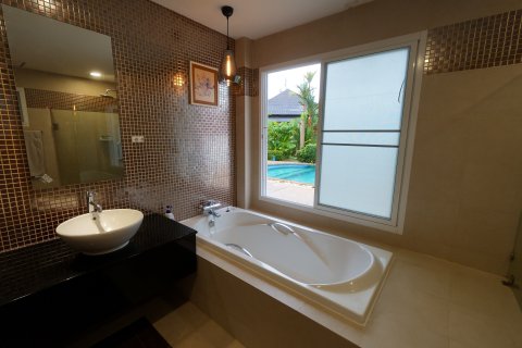 Villa in Phuket, Thailand 3 bedrooms № 154639 - photo 5