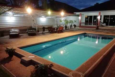 House in Udon Thani, Thailand 4 bedrooms № 150049 - photo 1