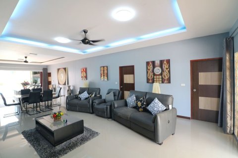 Maison à Udon Thani, Thaïlande 4 chambres № 150049 - photo 8