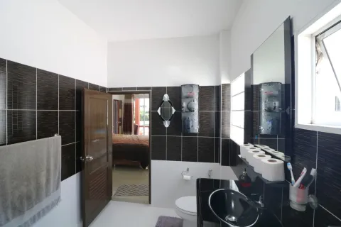 Maison à Udon Thani, Thaïlande 4 chambres № 150049 - photo 22