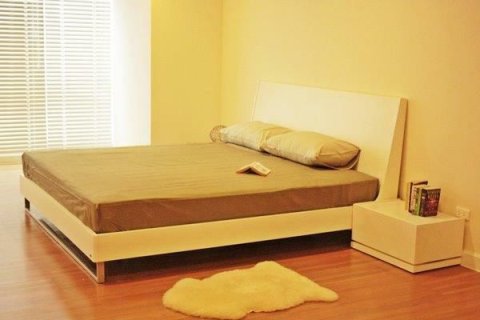 Студия в кондо в Ваттхане, Бангкок, Таиланд № 150047 - фото 3