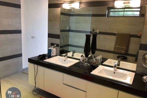 Villa in Ko Samui, Thailand 3 bedrooms № 180209 - photo 12