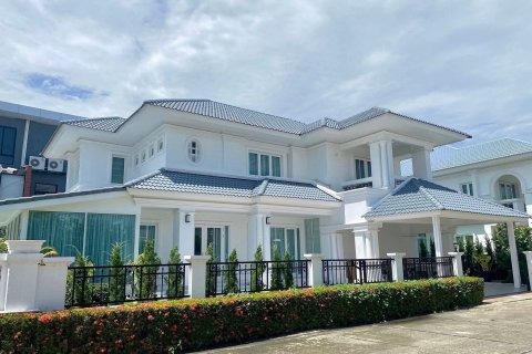 Дом в Нонтхабури, Таиланд с 6 спальнями  № 135758 - фото 1