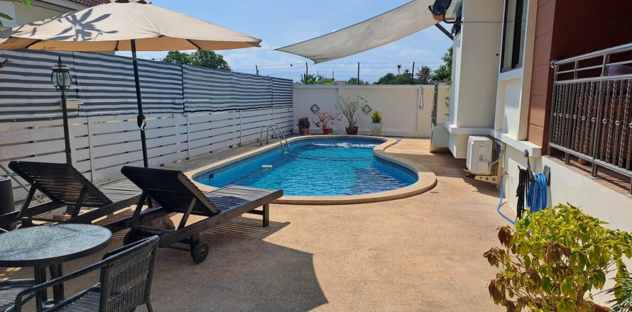 Вилла в Хуа Хине, Таиланд с 3 спальнями  № 135757