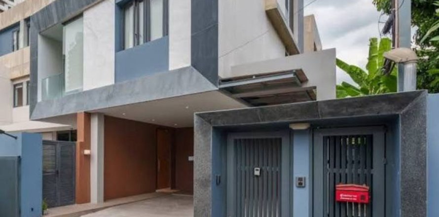 Maison à Watthana, Bangkok, Thaïlande 4 chambres № 135648