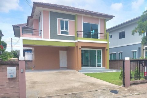 House in Pathum Thani, Thailand 3 bedrooms № 135649 - photo 1