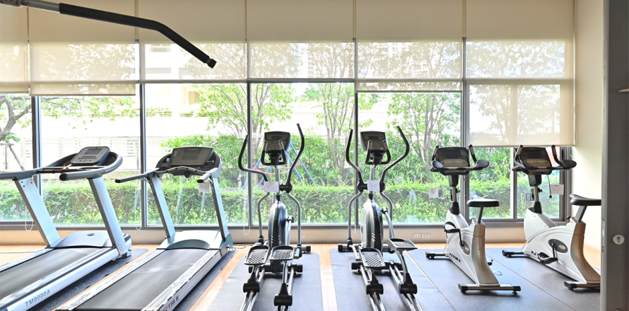Condo in Bangkok, Thailand, 3 bedrooms  № 189956