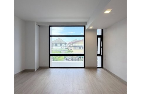 Townhouse à Lat Phrao, Bangkok, Thaïlande 3 chambres № 147185 - photo 15