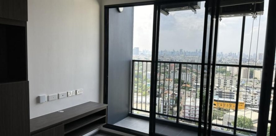 Кондоминиум с 2 спальнями в Бангкапи, Бангкок, Таиланд № 147186