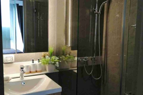 Condo in Bangkok, Thailand, 2 bedrooms № 183142 - photo 12