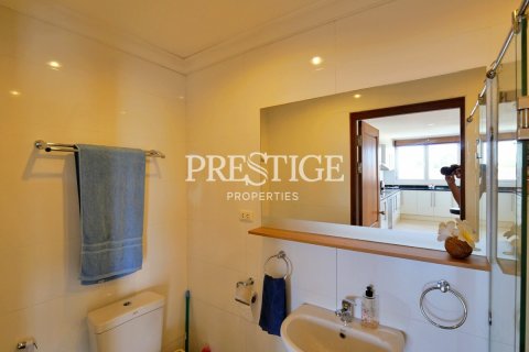 Condo in Pattaya, Thailand, 1 bedroom № 198532 - photo 8